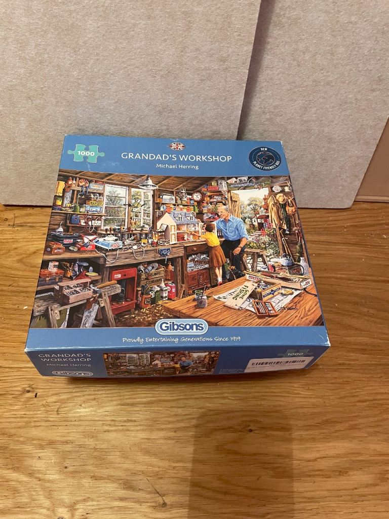 Jigsaw Puzzle table with folding tray and felt and puzzles 