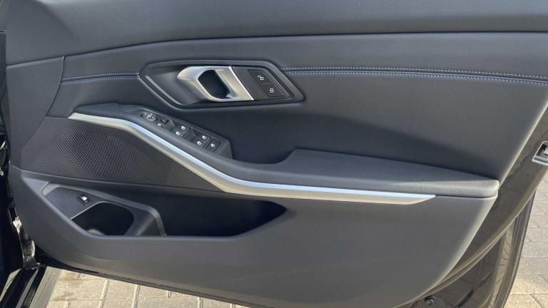 2025 BMW 3 Series 330e 22.3 kWh M Sport 4dr Step Auto Saloon Plug-In Hy Automatic