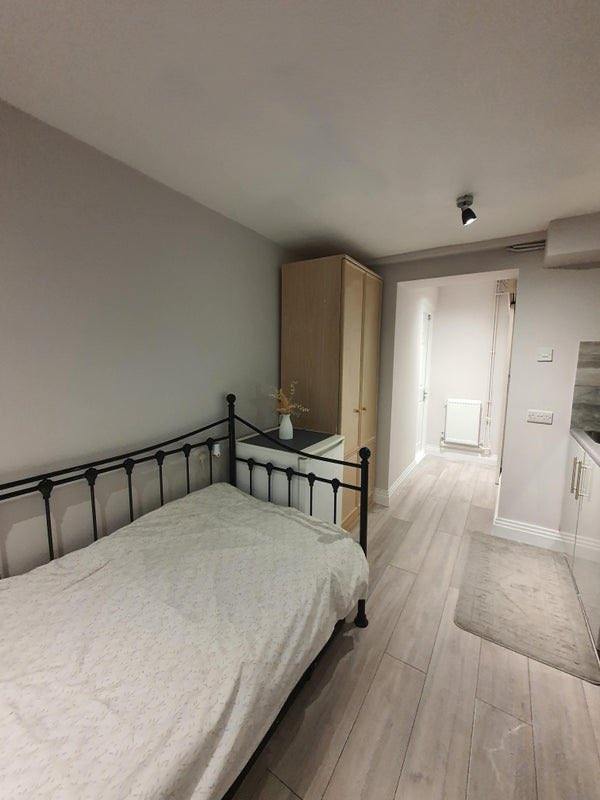 Studio Room - Bills included 