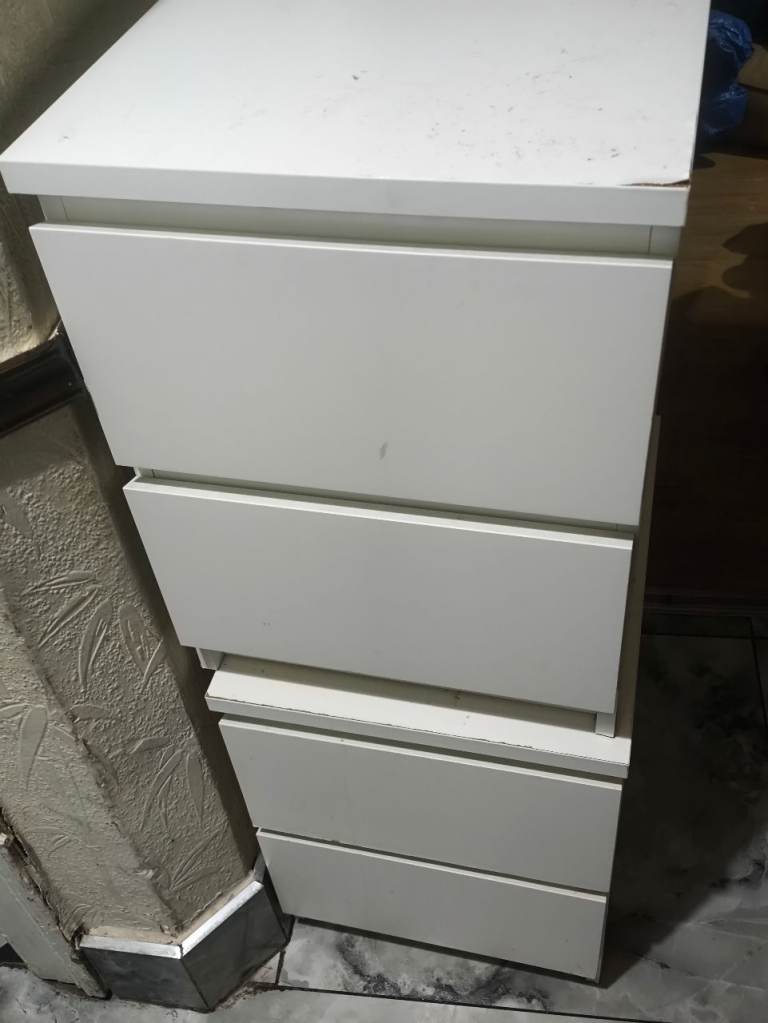 White Chest of 4 Drawers – Fair Condition
