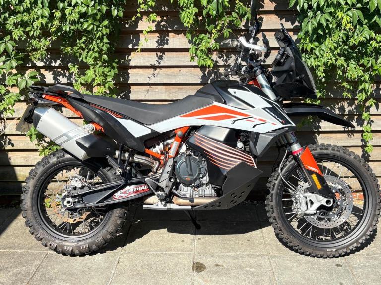 2020 / 20 KTM 790 ADVENTURE R £5850 Orange / Black 9463 miles. 