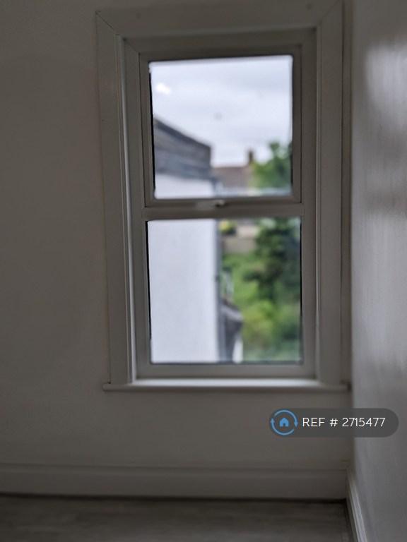 1 bedroom in Maple Street, Sheerness, ME12 (#2715477)