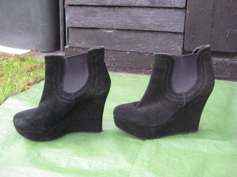 Pair of Dune Black Suede Platform Ankle Boots UK Size 5 for £3.00