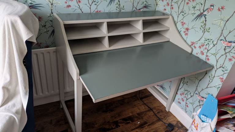 Extending Desk