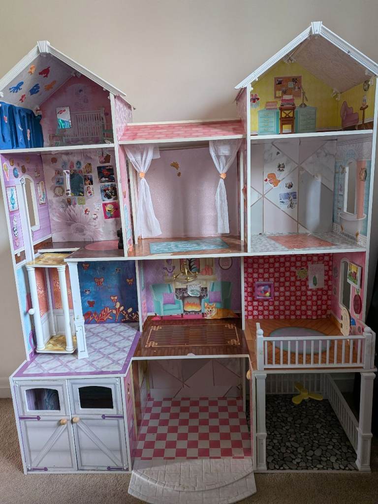 Large Wooden Dolls House – Good Condition