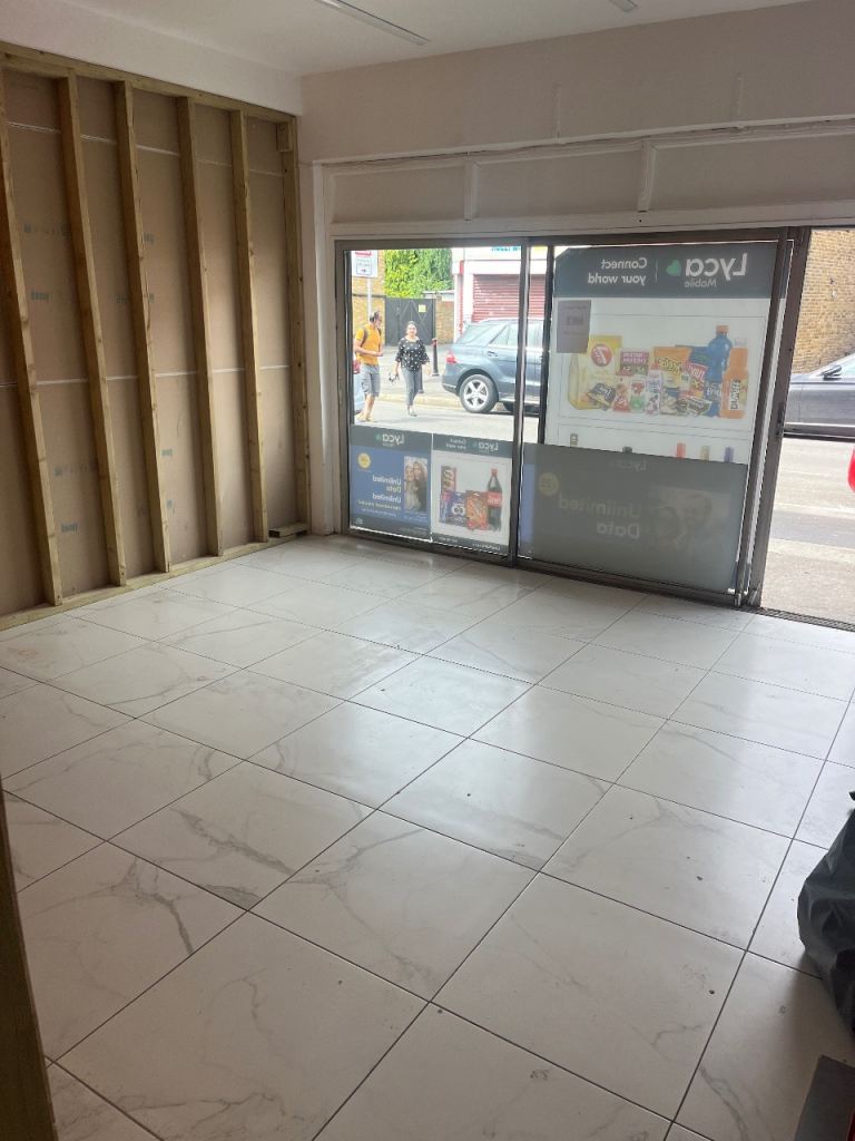 Shop to let near Heathrow 