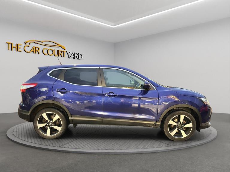 2014 Nissan Qashqai 1.2 DiG-T N-Tec 5dr HATCHBACK PETROL Manual