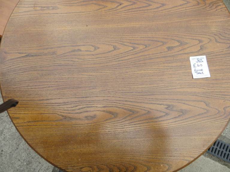 Classic Dining Table – Good Condition (Kenilworth Lions Furniture Store) Ref G108