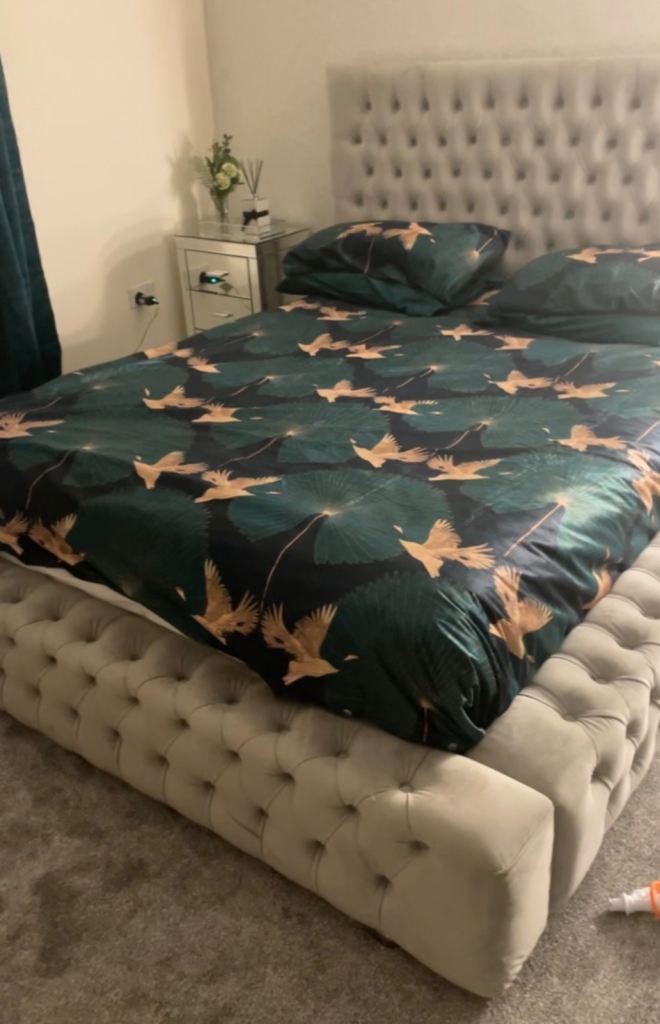 King size bed
