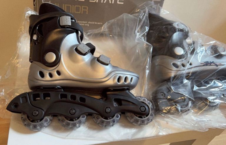 Moulded Inline Roller skates ( size 1)