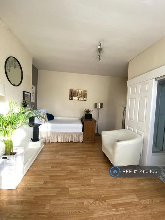 Studio flat in Coventry, Coventry, CV5 (#2916406)