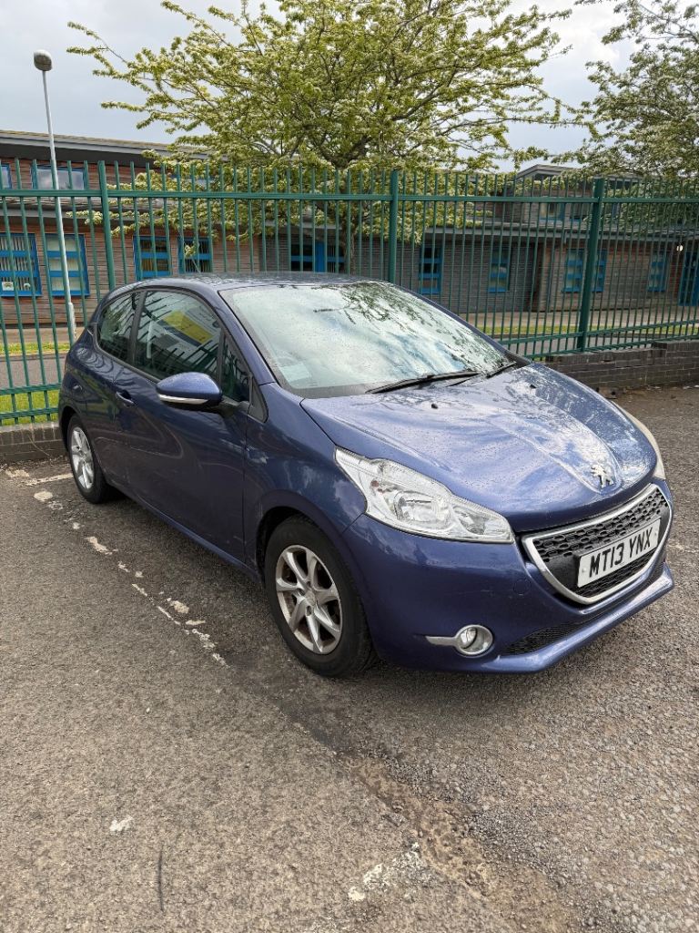 Peugeot, 208, Hatchback, 2013, Manual, 999 (cc), 3 doors