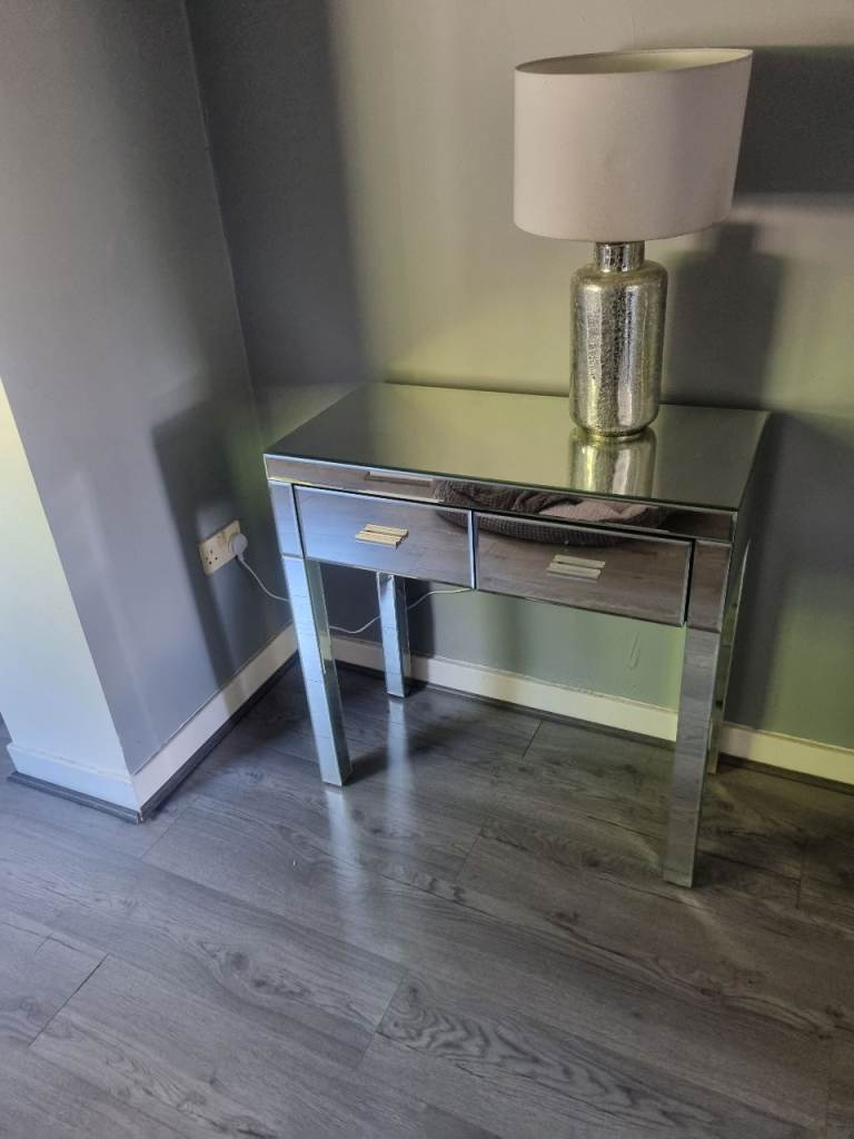 Mirrored console table 