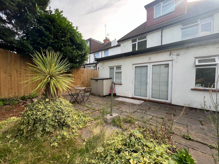 Studio 4 apartment, Golders Green, NW11