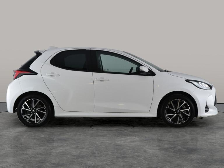 2022 Toyota Yaris 1.5 VVT-h Design Hatchback 5dr Petrol Hybrid E-CVT Euro 6 (s/s) (116 ps) -  Hat...