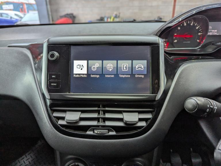 2015 Peugeot 208 1.2 VTi Active 5dr HATCHBACK Petrol Manual