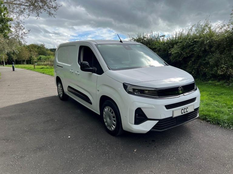 August 2024 Vauxhall Combo 1.5 2300 Pro (100) XLWB