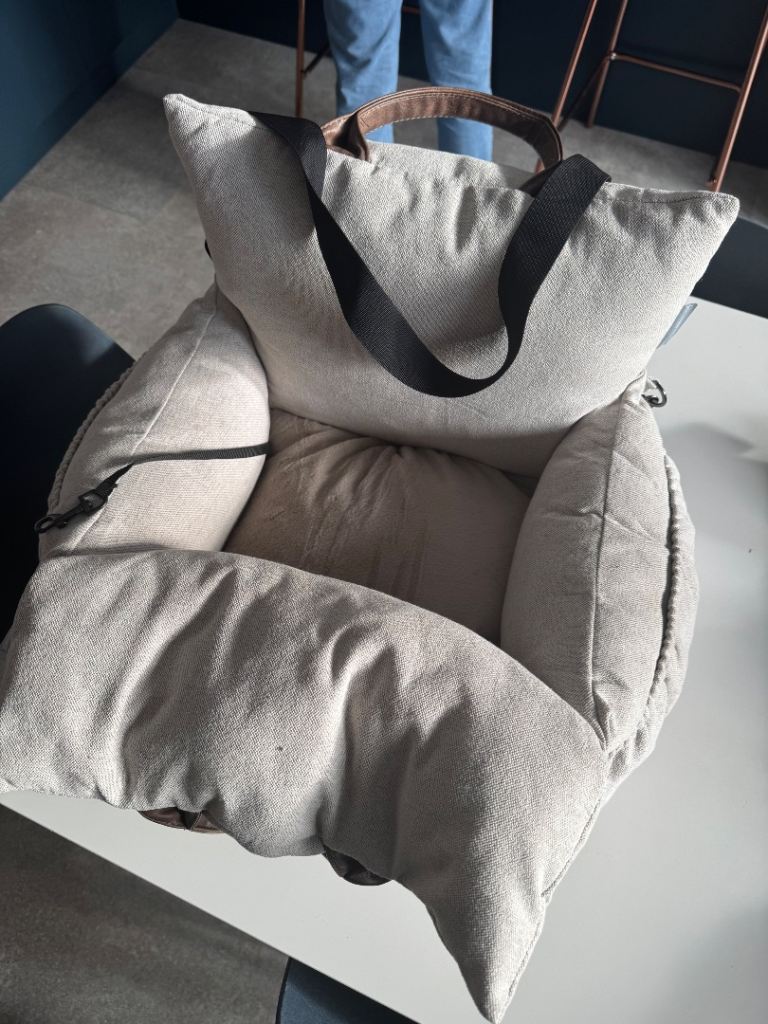 Lords and Labradors Puppy/small dog car bed/carry bed - brand new