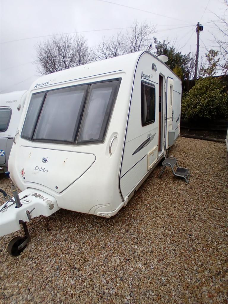 Elddis avante fix bed 