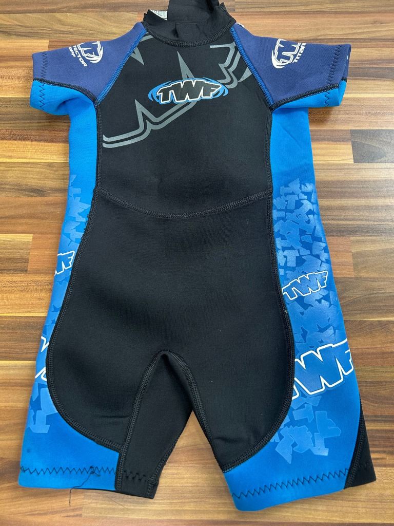 TWF kids shortie wetsuit size 0 age approx 2-3 years