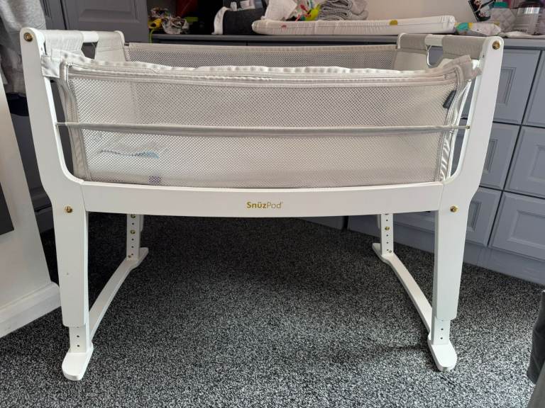 SnuzPod next to me Paris, + snuz mattress protector + snuz fitted sheets