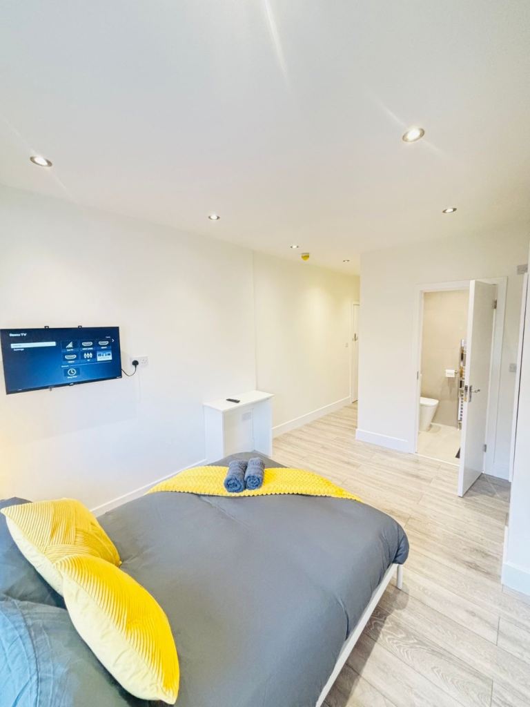A double bed studio is available to rent in southall UB1 