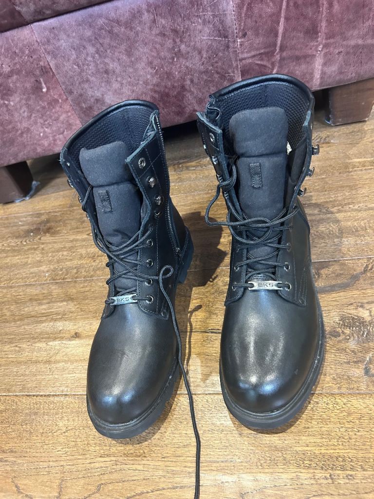 Motorbike boots brand new.