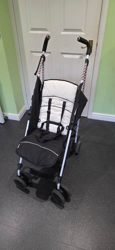 Black Baby Pushchair/Stroller – Good Condition