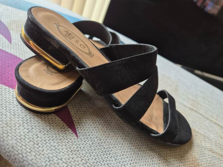 Miso sandals 