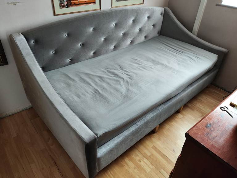 Single Day Bed Sofa Frame Upholstered Grey Veloir