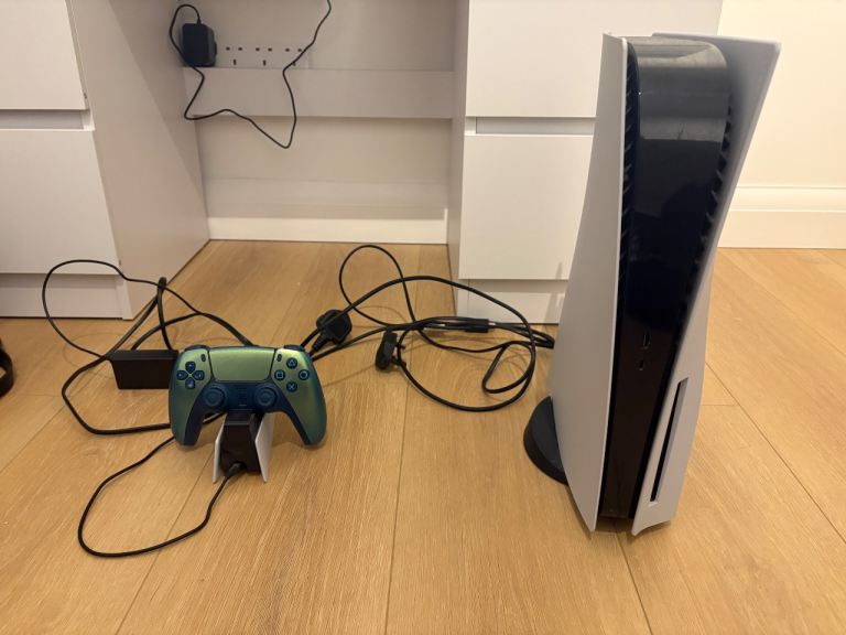 PS5 ( Disc Edition ) 