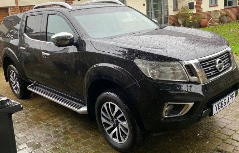 2016 Nissan Navara 2.3 dCi Tekna Pickup Double Cab 4dr Diesel Manual 4WD Euro 6 (190 ps) Diesel M...