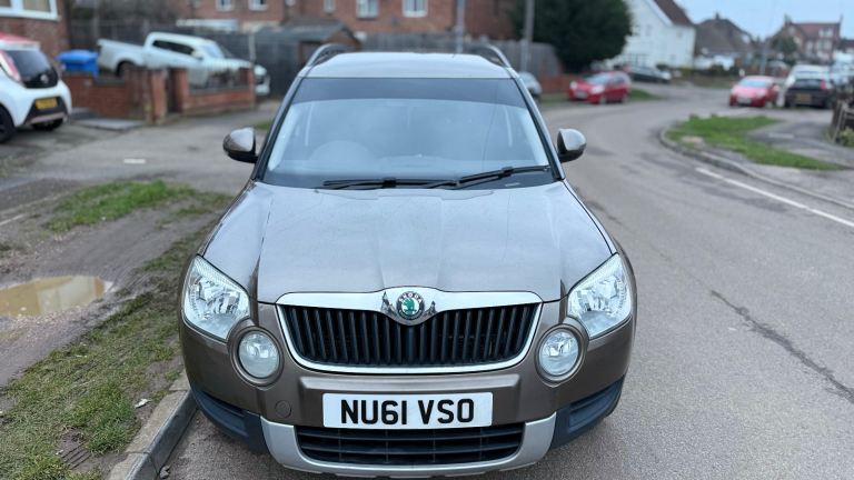 Skoda, YETI, Hatchback, 2011, Manual, 1968 (cc), 5 doors