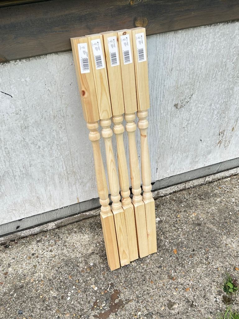 5 Colonial Pine Spindles