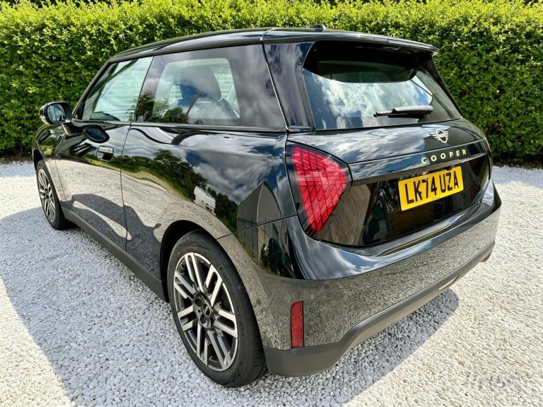 2025 74 MINI COOPER CLASSIC ELECTRIC 41KWH 3DR AUTO DAMAGED REPAIRABLE SALVAGE