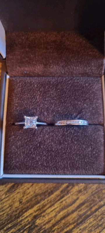 Engagement ring & band