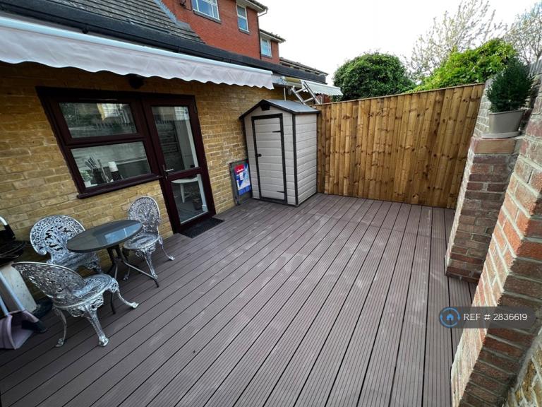 5 bedroom house in Greenland Mews, London, SE8 (5 bed) (#2836619)