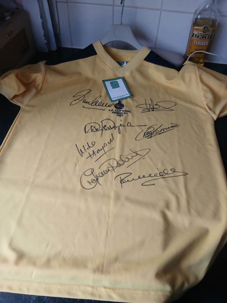 Rare signed offical Tottenham football shirt