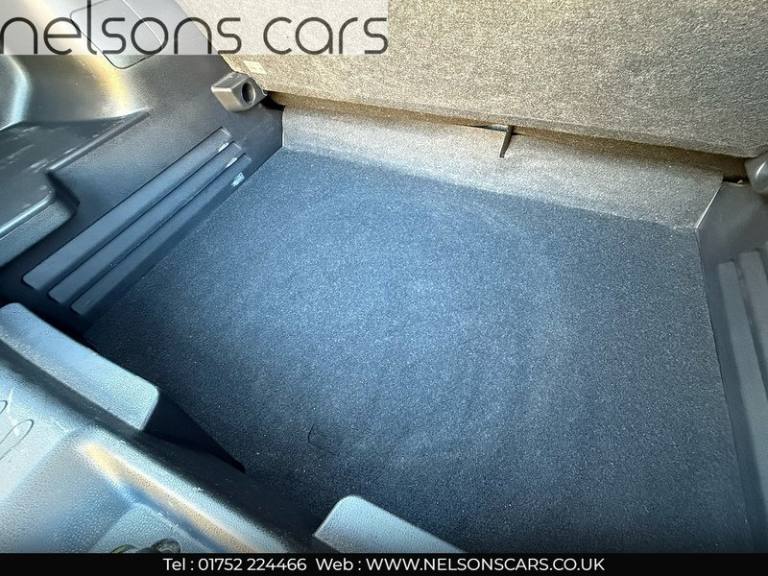 2015 Nissan Juke Tekna SUV Petrol Automatic