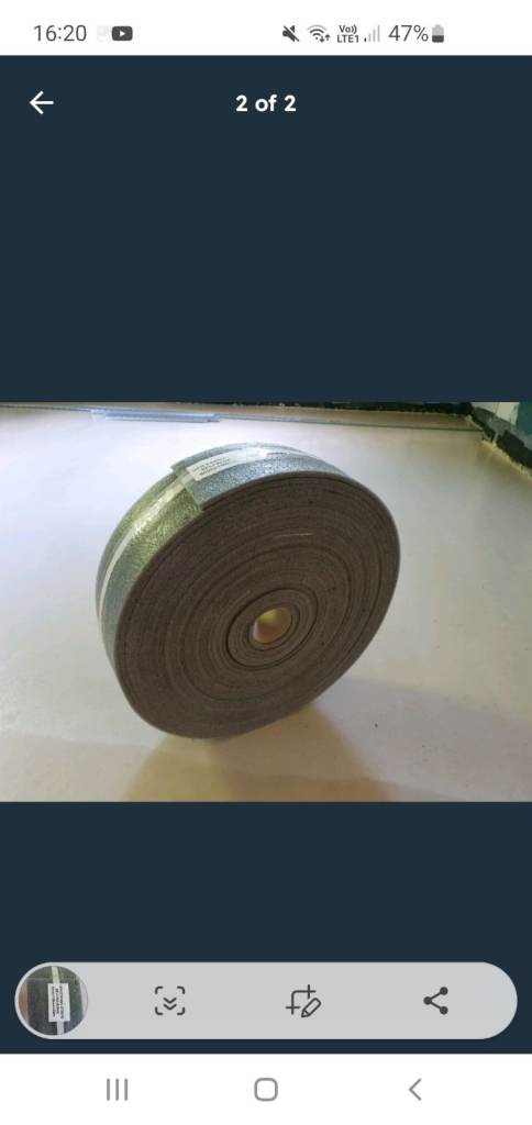 Castellated floor panels and UFH pipe