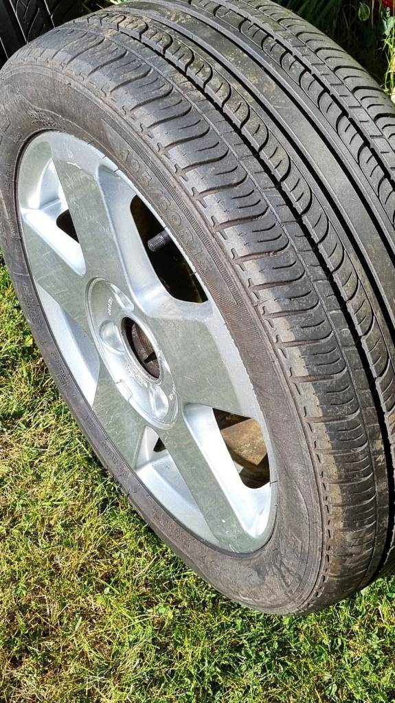 2 Ford Fiesta alloys with tyres from a Mark 6 Fiesta in reasonable and good used condition.
