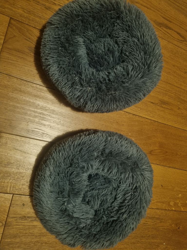2 x donut pet beds grey cat or dog