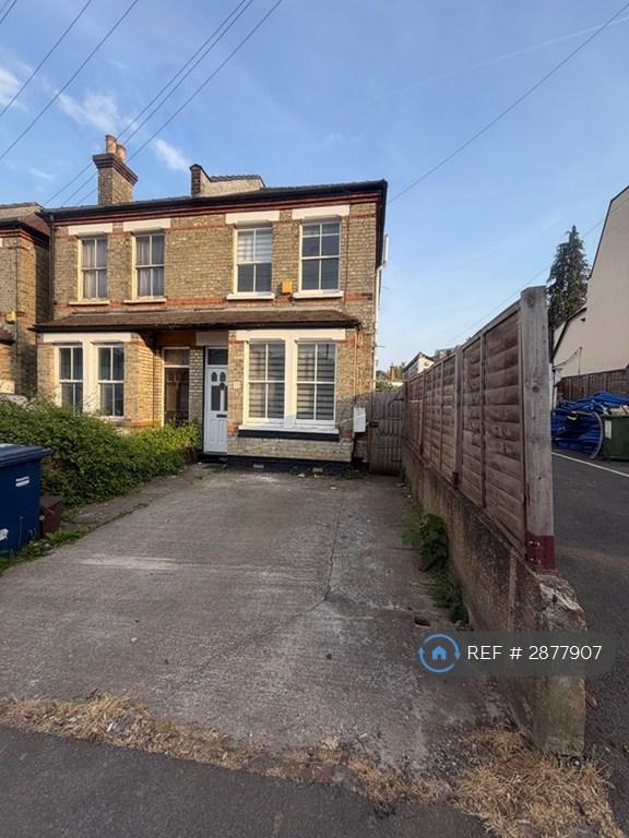 4 bedroom house in Victoria Road, Barnet, EN4 (4 bed) (#2877907)