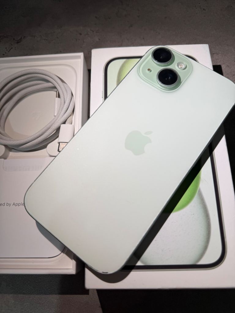 Apple iPhone 15 *read add*