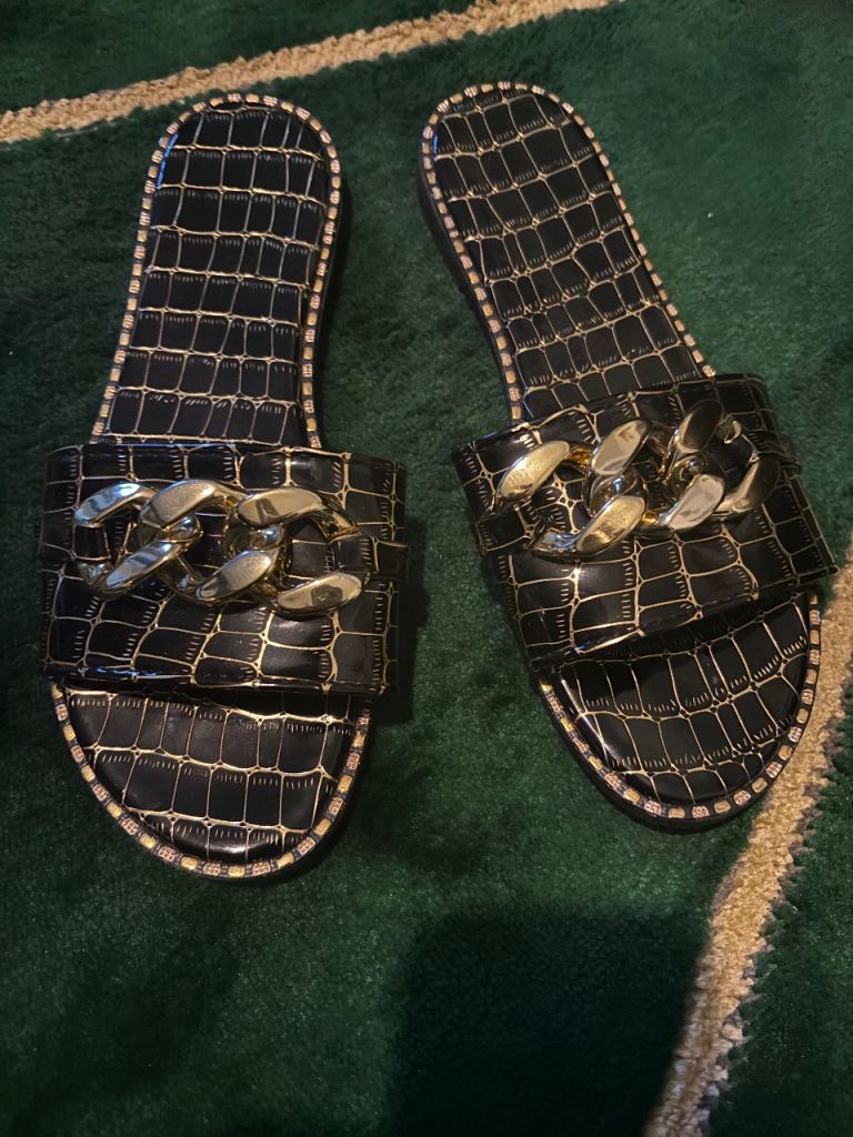 Brand new ladies croc style sandals size 5