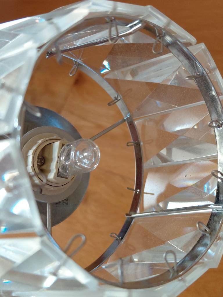 Wall lights (x 4) and ceiling lights (x2)