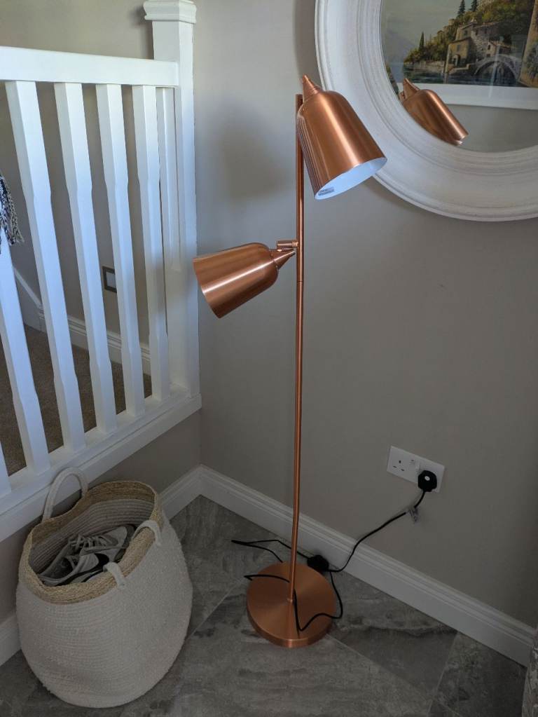 Copper free standing indoor lamp