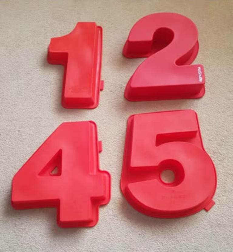 Cake moulds