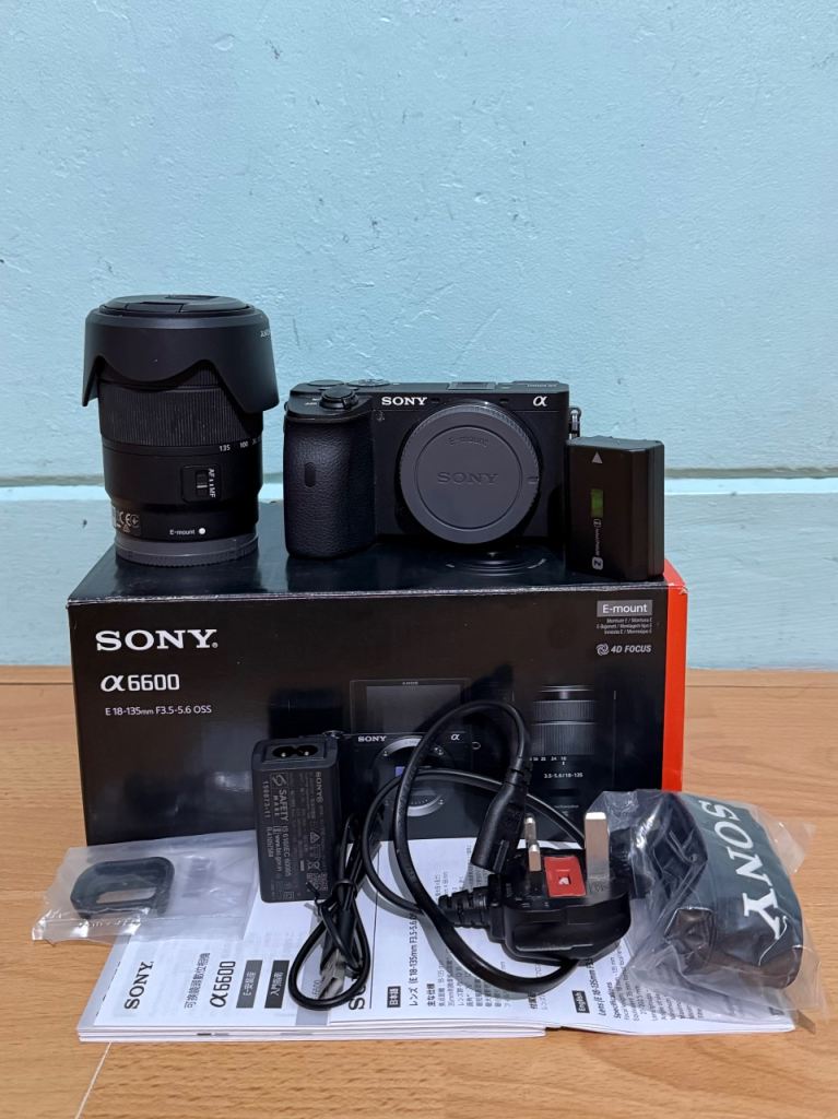 Sony Alpha A6600 18-135mm Lens Kit ILCE-6600M (Count 2127) Top Mint Boxed