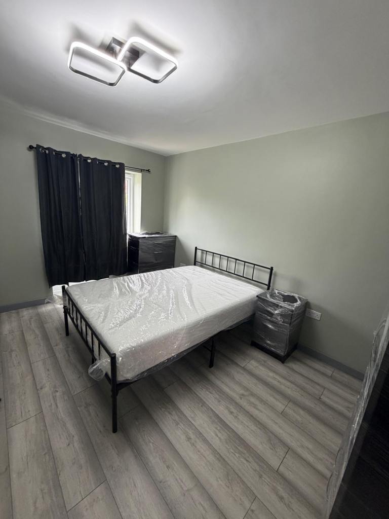 EN-SUITE DOUBLE ROOM - BRISTOL